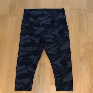 Old Navy Maternity Full Panel Powersoft Crop leggings